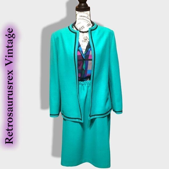 Vintage Power Suit - Picture 5 of 7